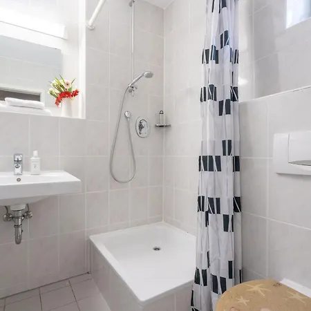Budget 1-Raum Appartement Mit Terrasse A19 Dranske